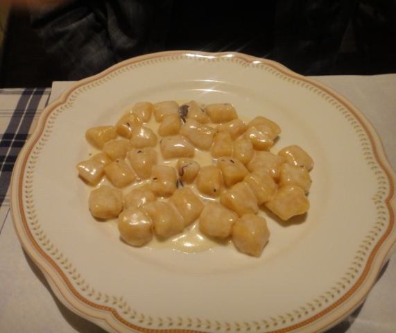 10-4-10%20Locanda%20Nel%20Cassero%20-%20Pumpkin%20and%20Potato%20Gnocchi%20with%20Truffle%20Sauce.jpg