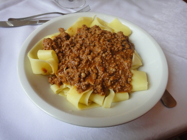 10-5-10%20Lunch%20in%20Montalcino-Il%20Moro%20Paparadella%20with%20Chinghiale%20Sauce.jpg