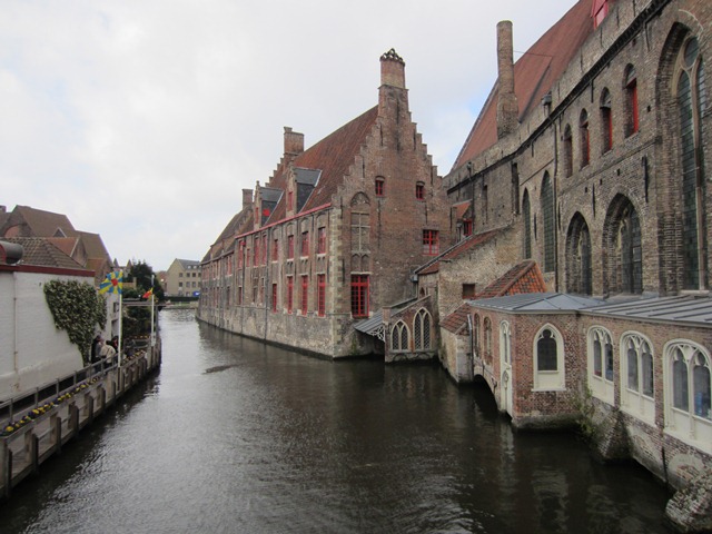 4-18-12%20Brugge%20Canal%20View%207.jpg