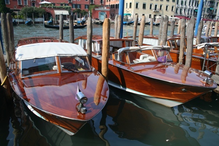 Beatuiful%20teak%20boats%20in%20Venice.JPG