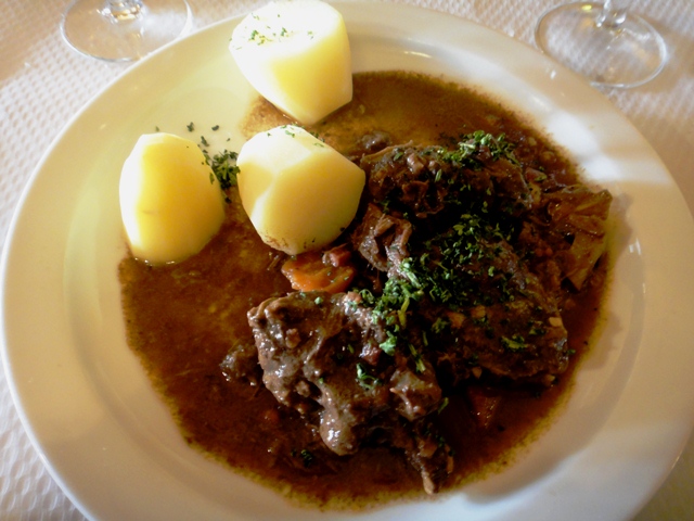 Butte%20En%20Vigne%20Restaurant%20Beuf%20Boeuf%20Bourguignon.JPG