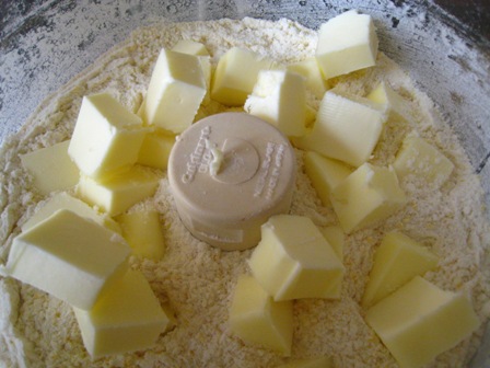 Butter%20cubes%20in%20flour%20mixture.JPG
