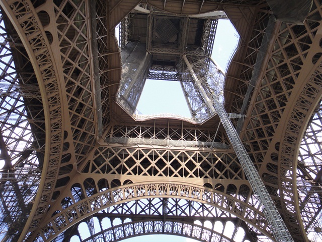 Eifel%20Tower%202.jpg