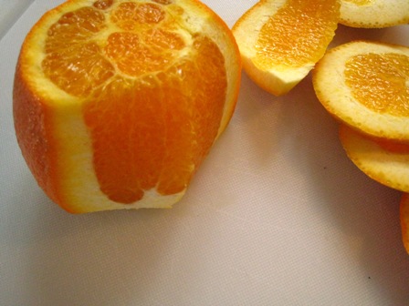 How%20to%20segment%20an%20orange%201.JPG