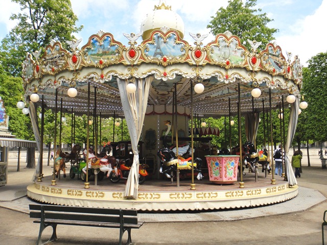 Jardin%20des%20Tuileries%20Carousel2.jpg