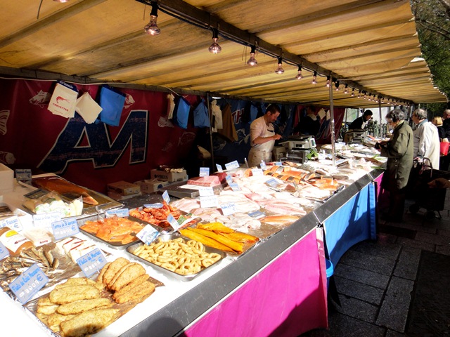 Marche%20de%20la%20Bastille%20Market%20Fish.JPG