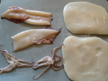 Spanish%20Rice-raw%20squid.JPG