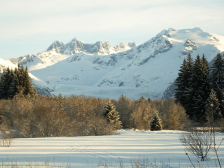 mendenhall%20glacier%20and%20lake.JPG